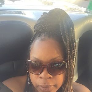 Meet your Posher, Crystal